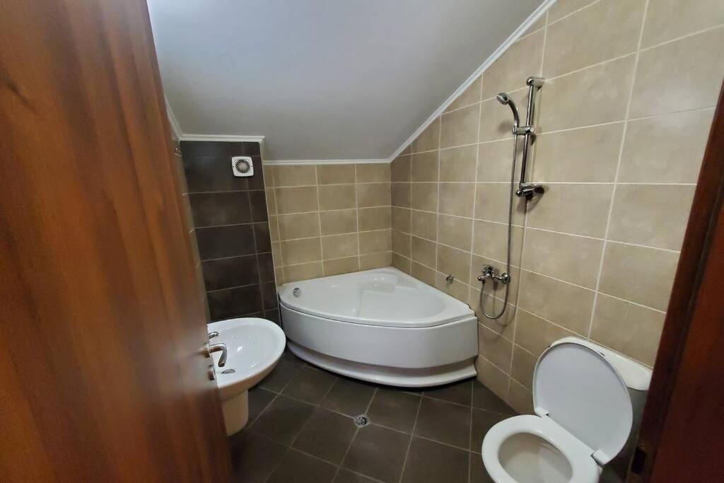 Villa Двете Къщи В Планината Beli Osŭm Exterior foto
