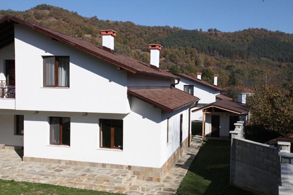 Villa Двете Къщи В Планината Beli Osŭm Exterior foto
